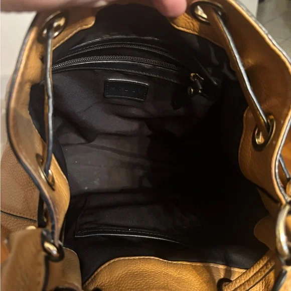 MILLY Astor Leather Drawstring Bucket Handbag Caramel Crossbody Shoulder Bag - Picture 6 of 11